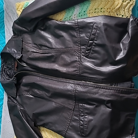 Danier leather coat - Picture 1 of 12